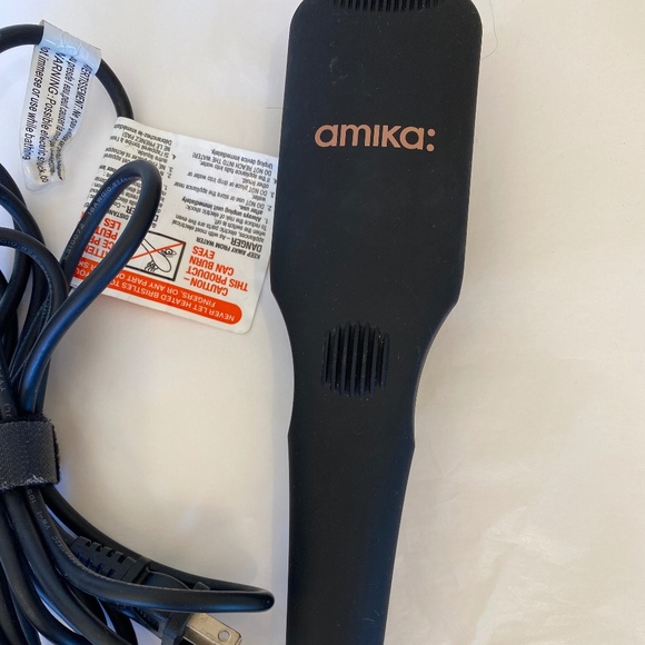 Amika Hair Style Dryer Brush - Picture 1 of 3